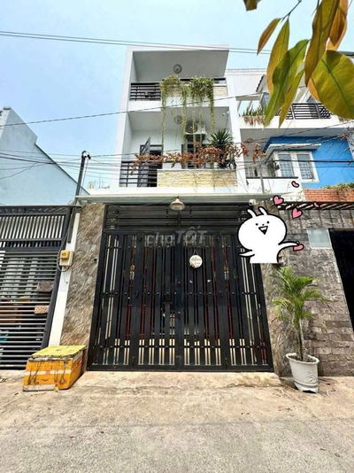 Nhà đẹp đường Tân Sơn Nhì 37.6m2 x3.5m x3 tầng chỉ 3.95 tỷ