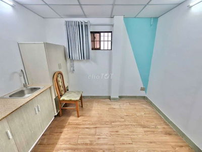 STUDIO FULL NỘI THẤT GẦN UTH HIU UEF ,TIỆN QUA QUẬN 1 QUẬN 2