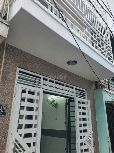 Nhà cho thuê.4m × 8m lau 2p ngủ 2wc