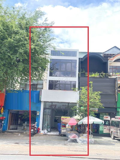 Mặt Tiền Đường Cách Mạng Tháng 8, Vỉa Hè Rộng Nhà Mới