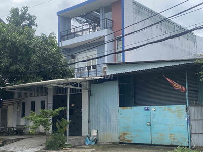 Cho Thuê Nhanh Căn nhà 3 Tầng 8x25 xe cont Đậu cửa , VP , sx , kho