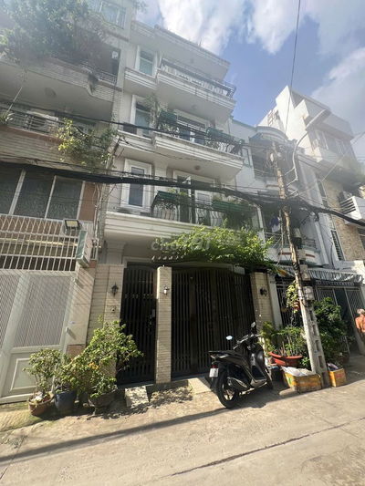 Nhà Q10 nguyên căn chính chủ  5,2x10m, 4 PN, hẻm 8m, full nội thất