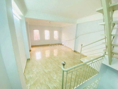 4.65 Tỷ, p14 Lê Quang Định nhà ở gia đình