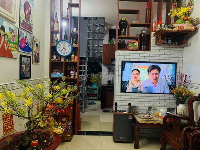 nhà sổ Hồng riêng.1 trệt 1 lầu .