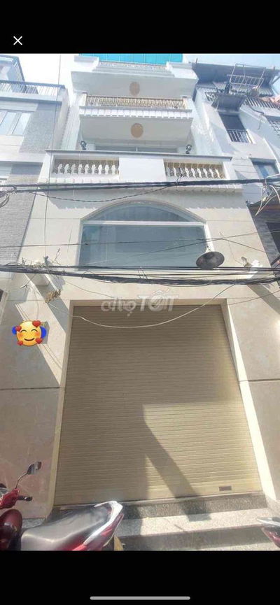 sang lại hợp đồng nhà q4 . nhà mới sạch đẹp 4 ngủ 3 vệ sinh