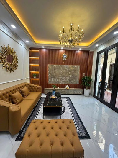 Bán gấp nhà Ngô Quyền, 8,5 tỷ, 31 m2, pháp lý đầy đủ, 5m ô tô tránh.