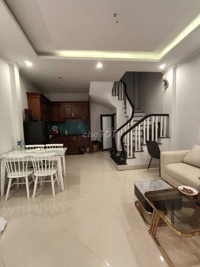 Nhà đẹp phố Việt Hưng 5 tầng, hiếm trong tầm giá, gần bigC Long Biên