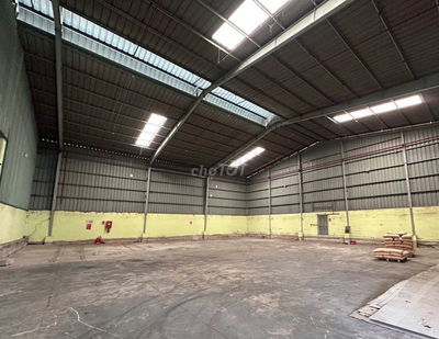 Cần thuê kho xưởng quận 7 DT 1000m², chuẩn vệ sinh an toàn thực phẩm.