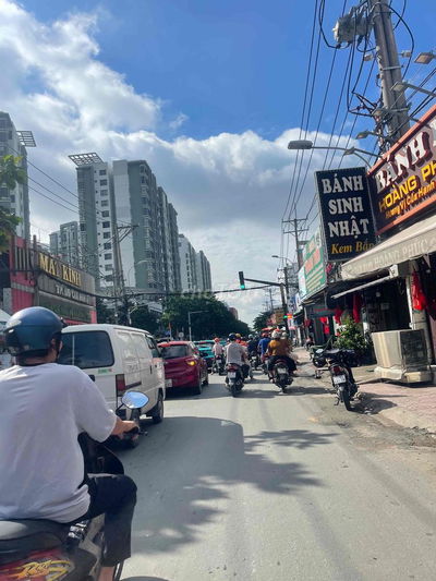 Chính chủ bán gấp nhà ngay Chung cư Aeon tân phú 4 x 18m cn đủ 72m2