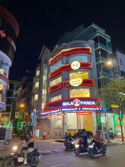 Tòa nhà góc 2MT đường Sư Vạn Hạnh, Quận 10. DT: 8x15m, trệt 4 lầu ST