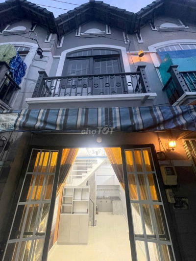 Nhà đẹp rẻ gần ngã tư Ga, Quận 12 cũ đúc một trệt, một lầu