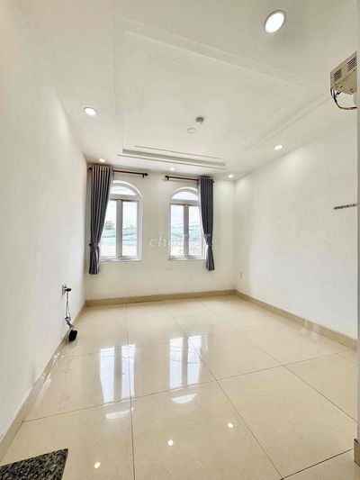 CHO THUÊ PHÒNG CỬA SỔ GẦN ĐH NGUYỄN TẤT THÀNH ĐƯỜNG VƯỜN LÀI - QUẬN 12