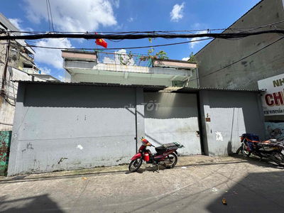 bán nhà trống suốt trệt, 2 lầu
