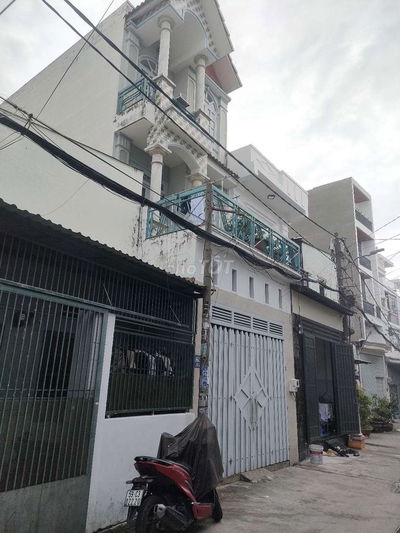 Bán nhà quận 12 hẻm xe hơi