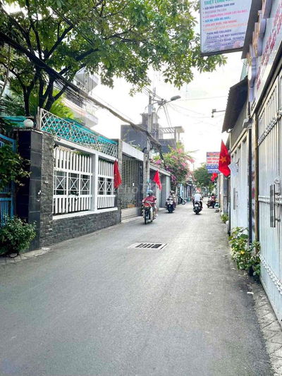 Nhà nở hậu, 5x17, 85m2, 3 tầng hoàn công, hẻm oto 50m ra mặt tiền