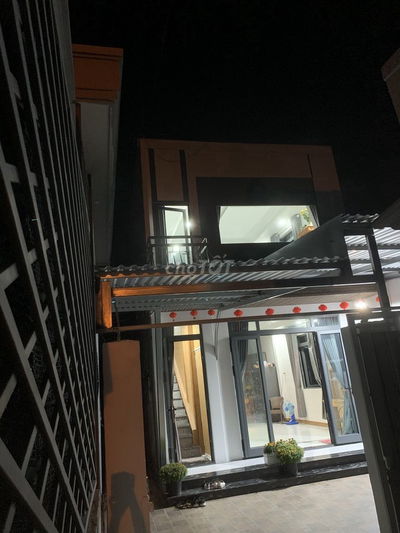 CHO THUÊ TẦNG 2 NHÀ MỚI XÂY CÂY SỐ 4 VĨNH THẠNH NHA TRANG S 85M2