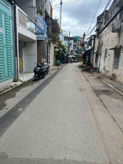 Nhà nở hậu 5.5×8.8m 1 lầu hẻm Bình Tiên