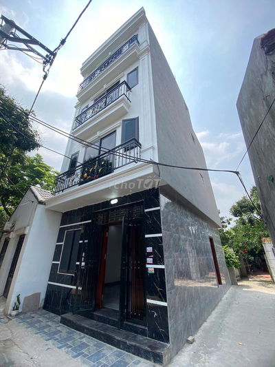 Nhà 4T Ngay TT Xã,gần dự án VIN,ECOPARK,sát CHỢ,TRƯỜNG,Bxe chỉ 15 Ph