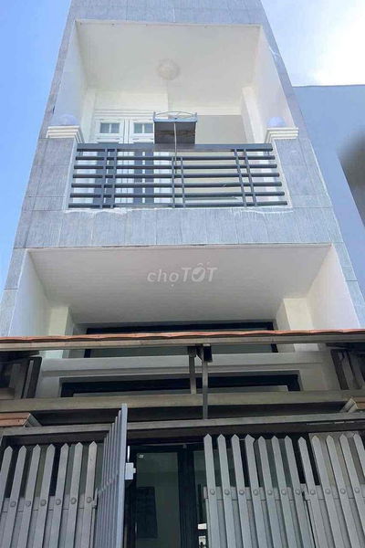 Nhà nguyên căn mới. Hình thật 100%. 3PN.3WC. Hẻm xe hơi