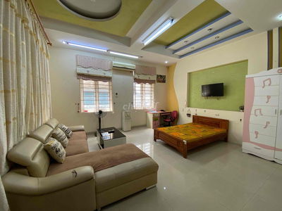 Chính chủ cho thuê nhà 3 tầng đẹp full nội thất ở Nguyễn Ngọc Vũ
