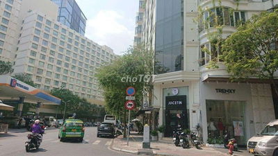 Siêu phẩm góc 2MT LÊ THÁNH TÔN Q1. Đối diện ks New world