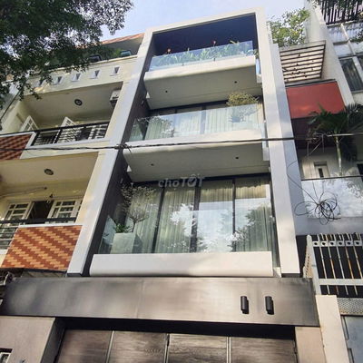 36A Hoàng Diệu, phường 8, quận Phú Nhuận.