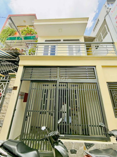 NHÀ 2 TẦNG KIÊNG CỐ - GẦN MẶT TIỀN - HẺM ĐẸP AN NINH DÂN TRÍ CAO