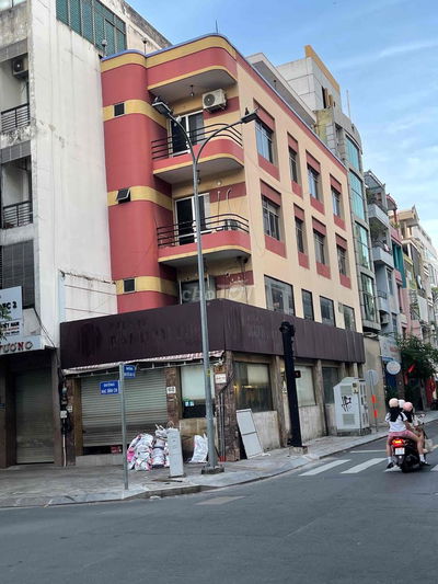 Cho thuê nhà góc 2 MT Mạc Đỉnh Chi Quận 1 DT: 6x20m, 1 trệt, 3 lầu giá