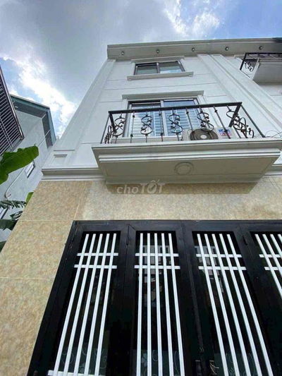 300m ra đại lộ Thăng Long nhà 4 tầng đầy đủ nội thất