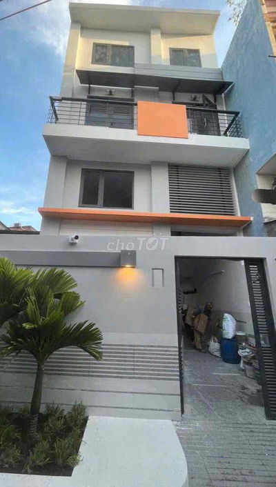 Nhà 4 tầng (6x20m, nở hậu 7m), thu nhập 70tr/ th P11Q11