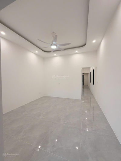 CHÍNH CHỦ BÁN NHÀ SÁT VINHOMES, Ô TÔ VÀO NHÀ, NGÕ THÔNG, 2 MẶT THOÁNG, CÓ SÂN