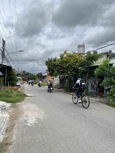 ĐẤT NỀN PHỐ GẦN CHỢ LONG HOA CHỈ 500M