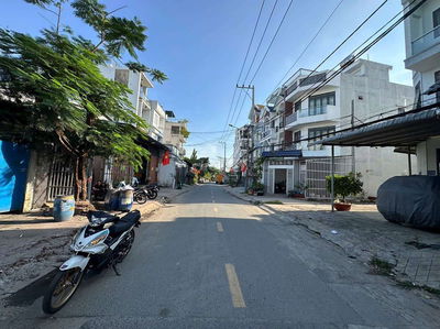 Nhà 3 Tầng 130m2 đường số 10 hiệp bình phước thủ Đức giá 10,7tỷ