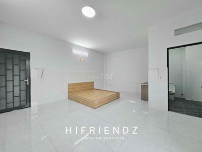 SIÊU PHẨM CỰC RỘNG 40m2 Ở NHIỀU NGƯỜI SẴN NỘI THẤT NGAY NGÃ TƯ BỐN XÃ