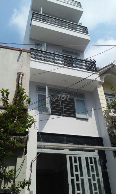 Phòng mát, 11 m2 trần cao. 3,3 tr  Ngã 4 Nguyễn Xí – Xô Viết Nghệ Tĩnh