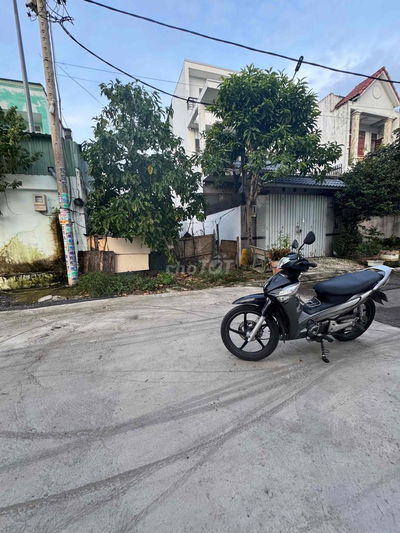 đất mặt tiền khu dân cư ba điểm
