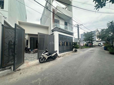 Cho thuê nhà cấp 4 Bửu hoà, 72m2, sân ô tô 7 chỗ, mới xây xong, hẻm 7M