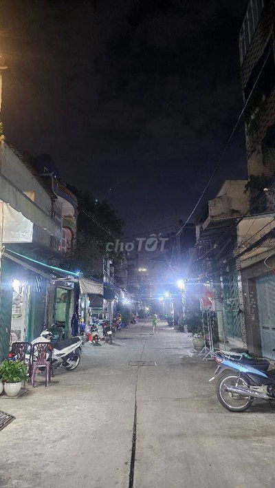 Bán nhà 2 tầng, 32m2 giáp Tên Lửa, nhỉnh 2 tỷ