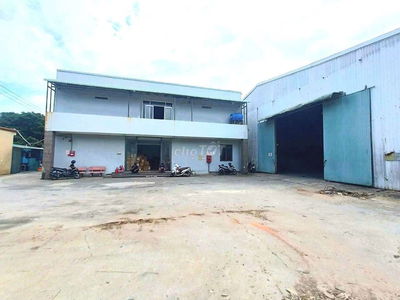 Cho thuê xưởng khuôn viên 6000m2.Pccc tự động.Gần khu cn Nam Tân Uyên