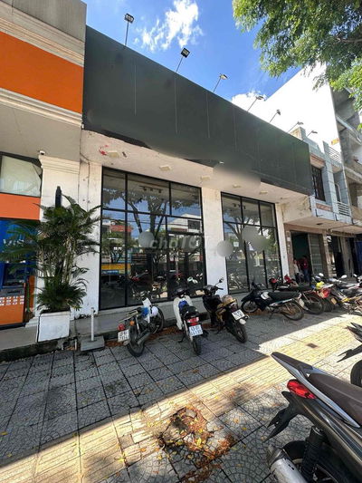 CHO THUÊ NGUYÊN CĂN MẶT TIỀN ĐƯỜNG NGUYỄN HỮU THỌ.