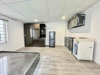 CHO THUÊ CHDV FULL NỘI THẤT MÁY GIẶT RIÊNG NẰM SÁT BÊN QUẬN 1