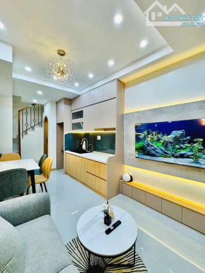 Chủ đi nước ngoài ra căn Huỳnh Văn Bánh, Phú Nhuận - 60m2 - 2 tỷ 190 - SHR chính chủ