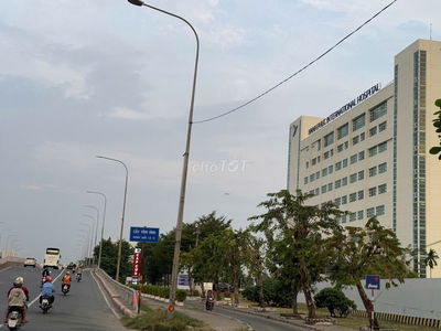 Bán lô góc 2MT 124m2 - gần bờ bao sông SG - kế bên Cầu Phú Long
