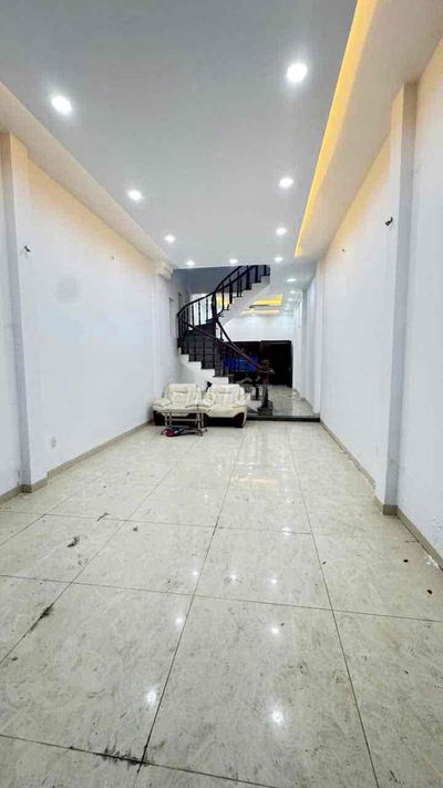 cho thuê nhà quang trung p11 (4x28m) siêu rộng