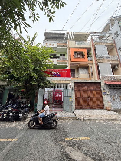 Cho thuê nhà 4 tầng mặt tiền đường linh chiểu hoàng diệu 2