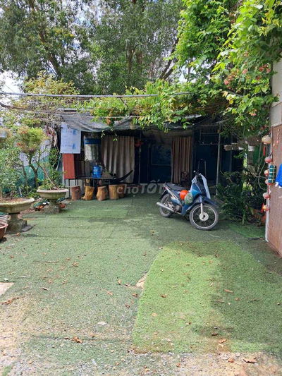 Cho thuê nhà và đất mặt tiền Nhị Bình 18, Hóc Môn