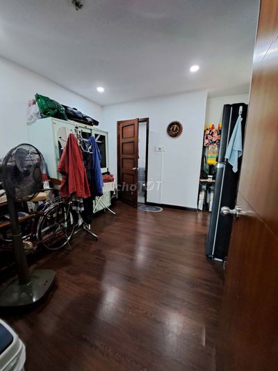 Bán tầng trệt,shophouse,chung cư Hoàng anh 3, 200m, 4pn, tặng nội thất