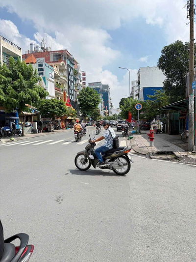 Nhà MT chợ an sương 5 x20m giá 11 tỷtl