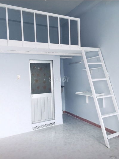 Phòng trọ Cao Cấp, có Máy Lạnh, Tolet riêng, giờ tự do, ngay Hutech