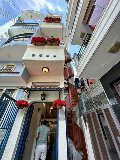 Bán nhà hẻm Phan Xích Long - phong cách Homestay - chill